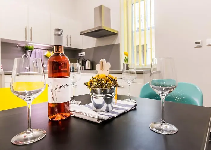 아파트 Klauzal Design *